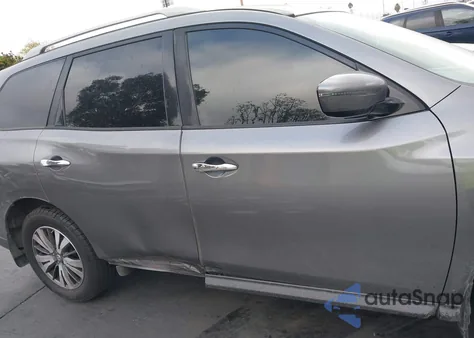 2017 Nissan Pathfinder S z USA, uszkodzony, nr VIN 5N1DR2MN7HC600447